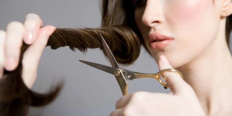 سبب التجعد: 12 عادة خاطئة تؤدي إلى تجعد الشعر