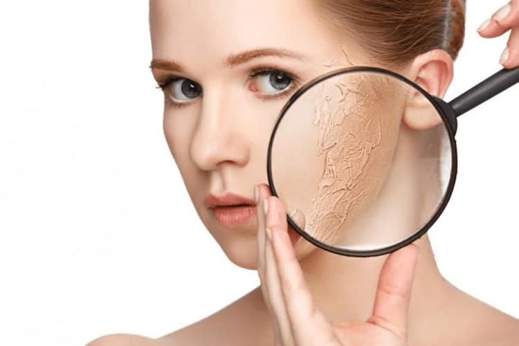 ما سبب جفاف الجلد؟ 7 أخطاء شائعة في ترطيب البشرة
